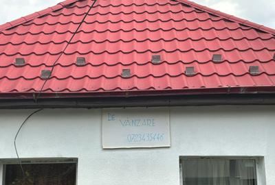 Casă cu 2 camere decomandat în Gruia