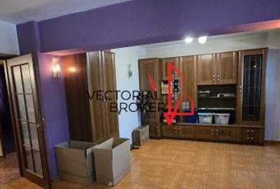 Apartament cu 4 camere decomandat în Mihai Bravu