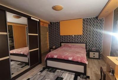 Casă cu 3 camere cu Canalizare în Palas