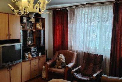 Apartament cu 3 camere semidecomandat, mobilat în Brâncoveanu