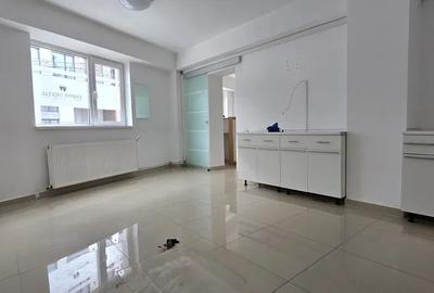 Spațiu comercial, de 110 mp, în Central - 7