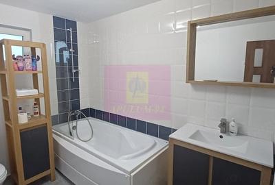 Casă cu Teren 362 Mp în Săbăreni