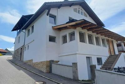 Casă cu 4 camere în Central - 4