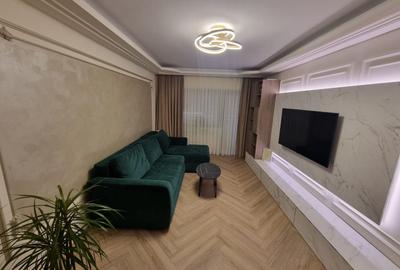 Apartament cu 3 camere decomandat, mobilat în Faleza Nord