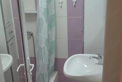 Garsonieră decomandată în Central
