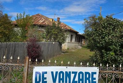 Casă cu 4 camere cu Teren 2000 Mp în Central - 2