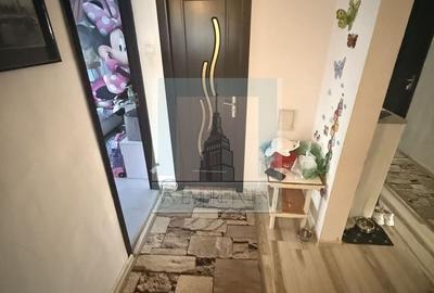 Apartament cu 3 camere decomandat în Astra