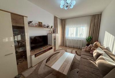 Apartament cu 3 camere decomandat în Exterior Vest