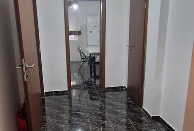 Apartament cu 3 camere decomandat în Complex Studențesc