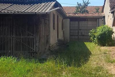 Casă cu 1 camere cu Teren 1000 Mp în Central