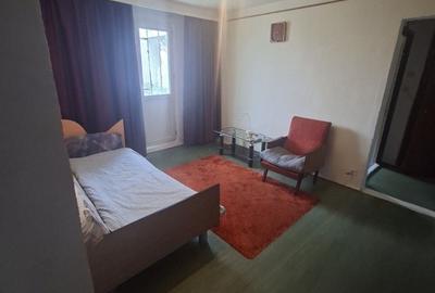 Apartament cu 2 camere semidecomandat în Giurgiului