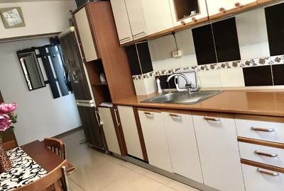 Apartament cu 4 camere decomandat în Central - 2