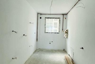 Apartament cu 3 camere decomandat în Tei
