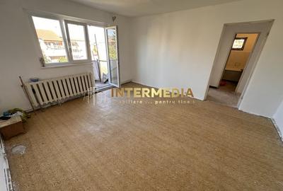 Apartament cu 2 camere semidecomandat în Cetate