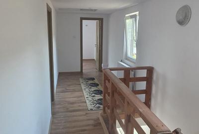Casă cu 3 camere în Central