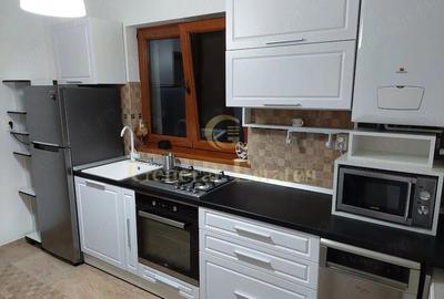Apartament cu 3 camere decomandat, mobilat în Tractorul - 7