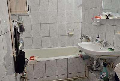 Apartament cu 2 camere semidecomandat în Pajura