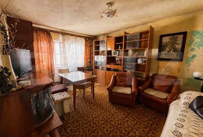 Apartament cu 3 camere decomandat, mobilat în Central