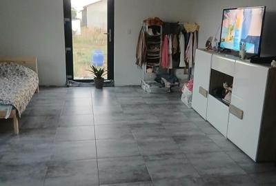 Casă cu 3 camere în Central