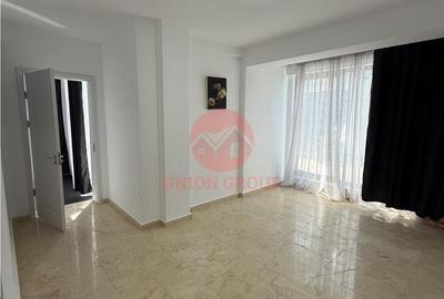 Apartament cu 5 camere decomandat în Central