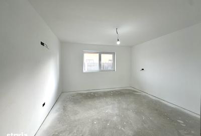 Casă cu 5 camere cu Teren 300 Mp în Hălchiu