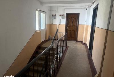 Apartament cu 4 camere decomandat în Micro 3