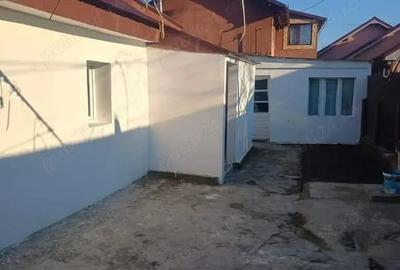 Casă cu 2 camere cu Teren 104 Mp în 23 August