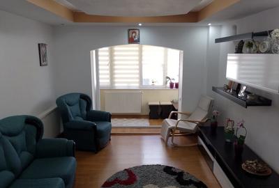 Apartament cu 3 camere decomandat în Central - 1