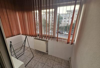 Apartament cu 2 camere decomandat în Buzaului
