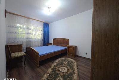 Apartament cu 3 camere semidecomandat în Dobroești