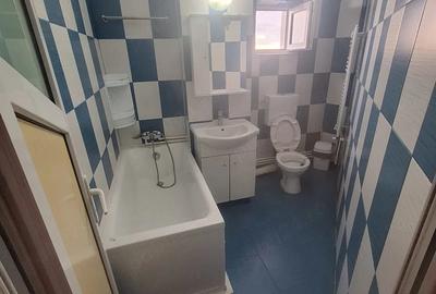 Apartament cu 3 camere decomandat în Sud