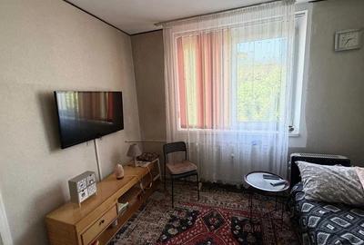 Apartament cu 2 camere semidecomandat, mobilat în Gara de Nord