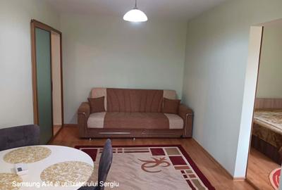 Apartament cu 3 camere semidecomandat în Alexandru cel Bun
