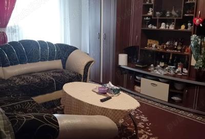 Apartament cu 4 camere în Petrila - 1