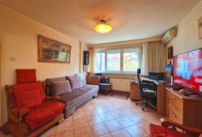 Apartament cu 2 camere semidecomandat, mobilat în Sala Palatului