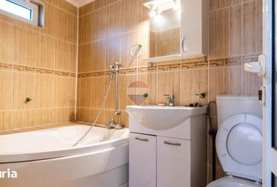 Casă cu 9 camere cu Teren 160 Mp în Chitila