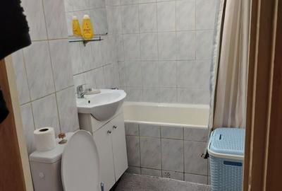 Garsonieră decomandată, mobilată în Titan