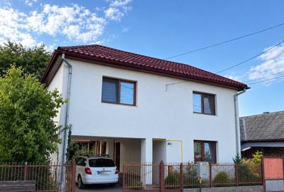 Casă cu 4 camere în Central