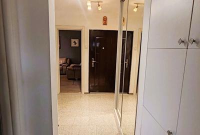 Apartament cu 2 camere decomandat în Băneasa