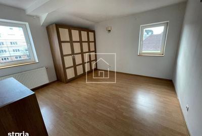 Spațiu comercial, de 81 mp, în Sub Arini
