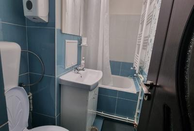 Apartament cu 2 camere semidecomandat în Craiovița Nouă