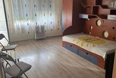 Garsonieră decomandată în Central