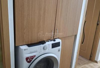 Apartament cu 3 camere semidecomandat în Micro III - 2