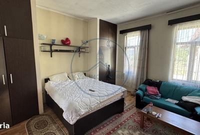 Casă cu 4 camere în Lelești