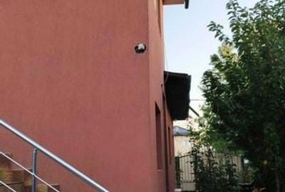 Casă cu 4 camere cu Teren 90 Mp în Central