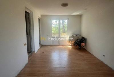 Casă cu Teren 1200 Mp în Gostinu