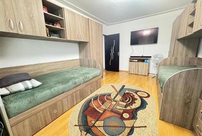 Apartament cu 2 camere decomandat în Vasile Aaron