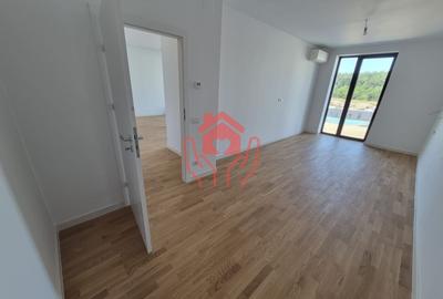 Apartament cu 2 camere decomandat în Băneasa