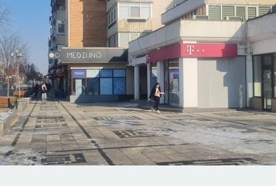 Spațiu comercial, de 70 mp, în Central - 3