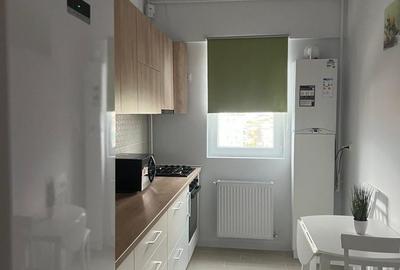 Apartament cu 2 camere decomandat în Roșu